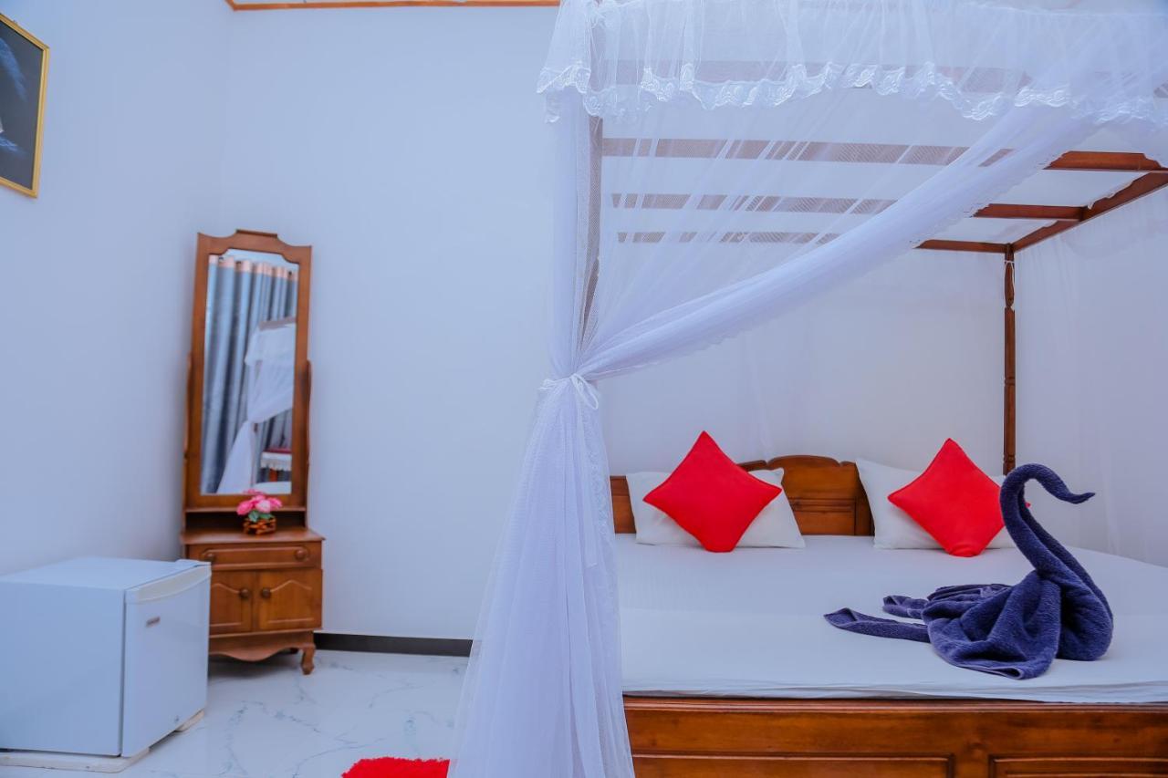 Sajana Ocean Hill Bed & Breakfast มิริสซา ภายนอก รูปภาพ