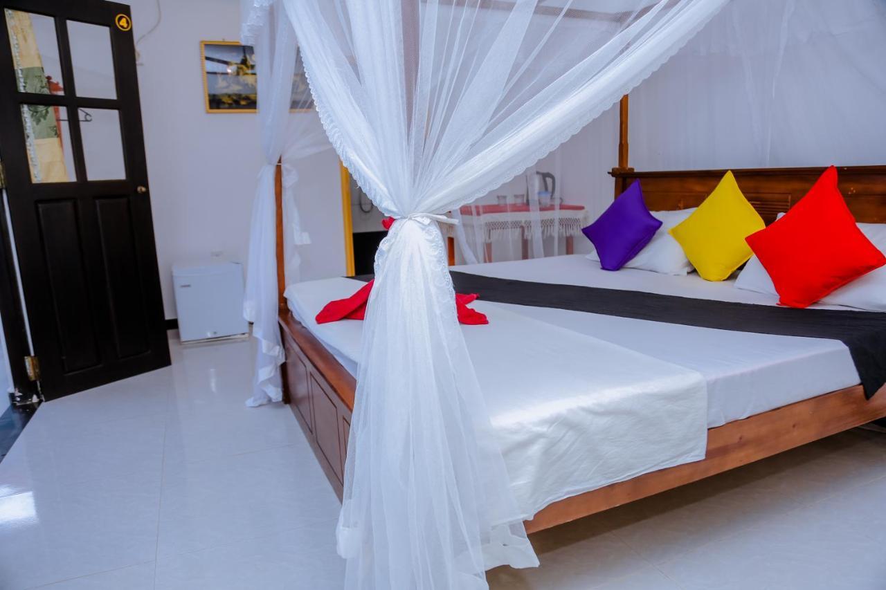 Sajana Ocean Hill Bed & Breakfast มิริสซา ภายนอก รูปภาพ