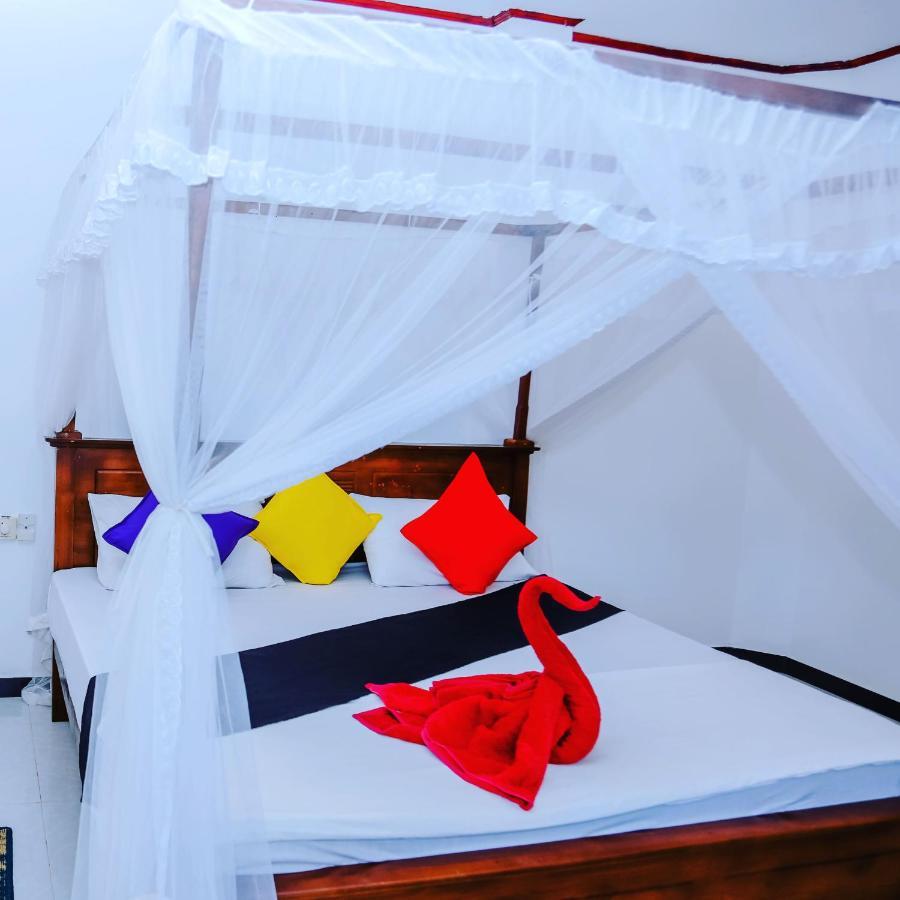Sajana Ocean Hill Bed & Breakfast มิริสซา ภายนอก รูปภาพ