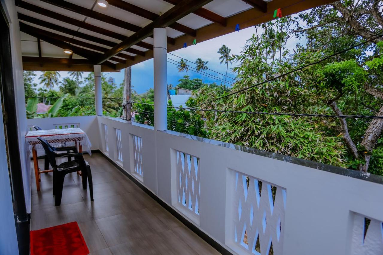 Sajana Ocean Hill Bed & Breakfast มิริสซา ภายนอก รูปภาพ