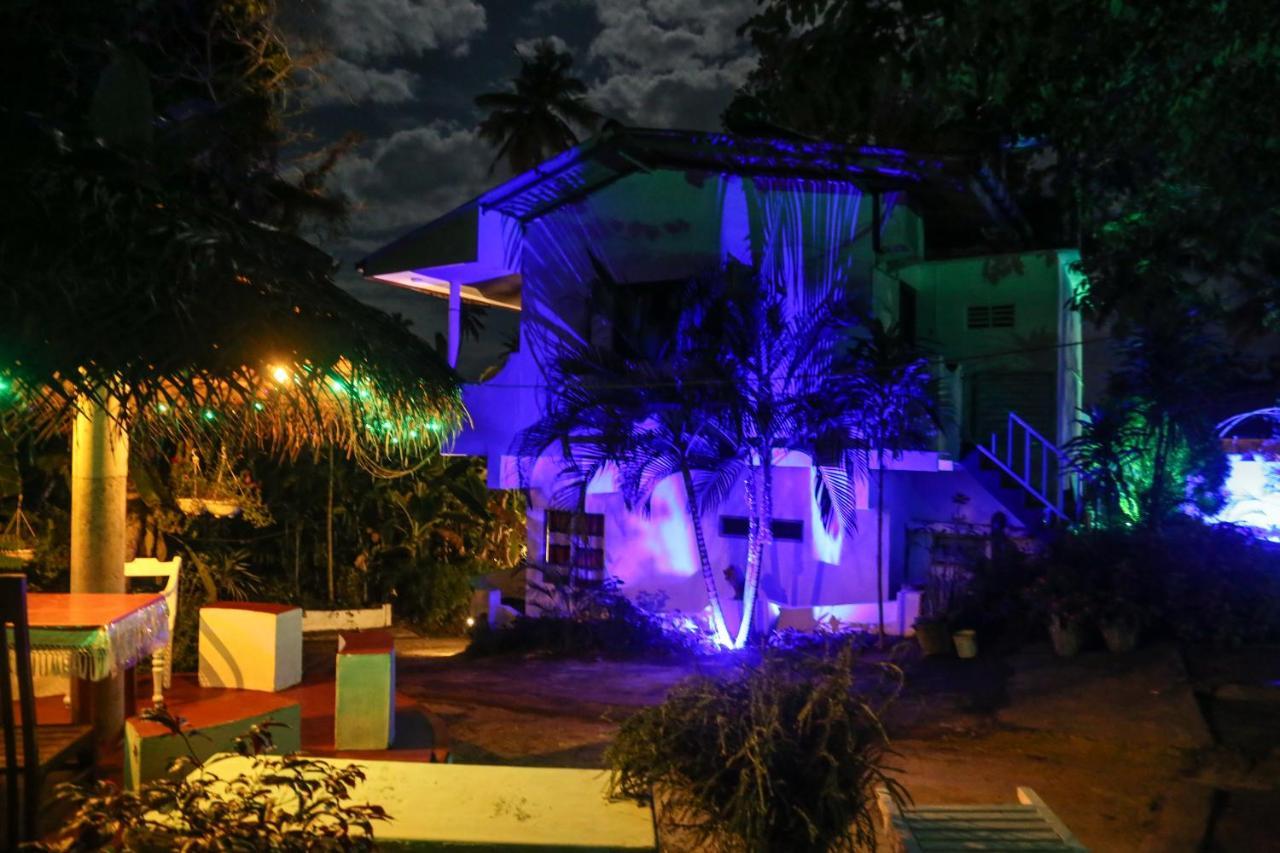 Sajana Ocean Hill Bed & Breakfast มิริสซา ภายนอก รูปภาพ