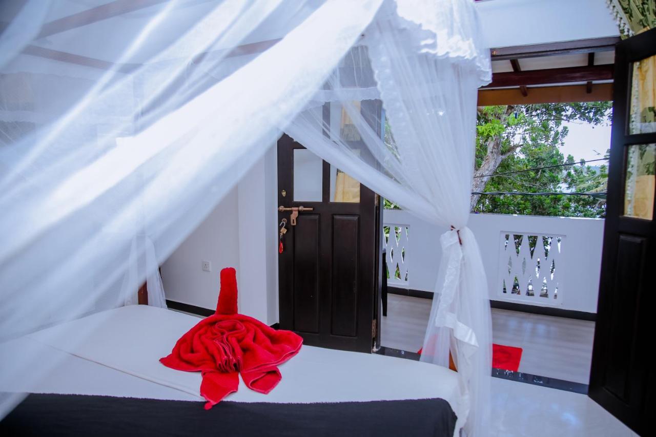 Sajana Ocean Hill Bed & Breakfast มิริสซา ภายนอก รูปภาพ