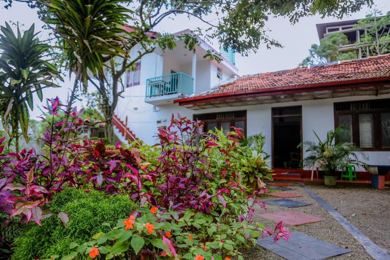 Sajana Ocean Hill Bed & Breakfast มิริสซา ภายนอก รูปภาพ