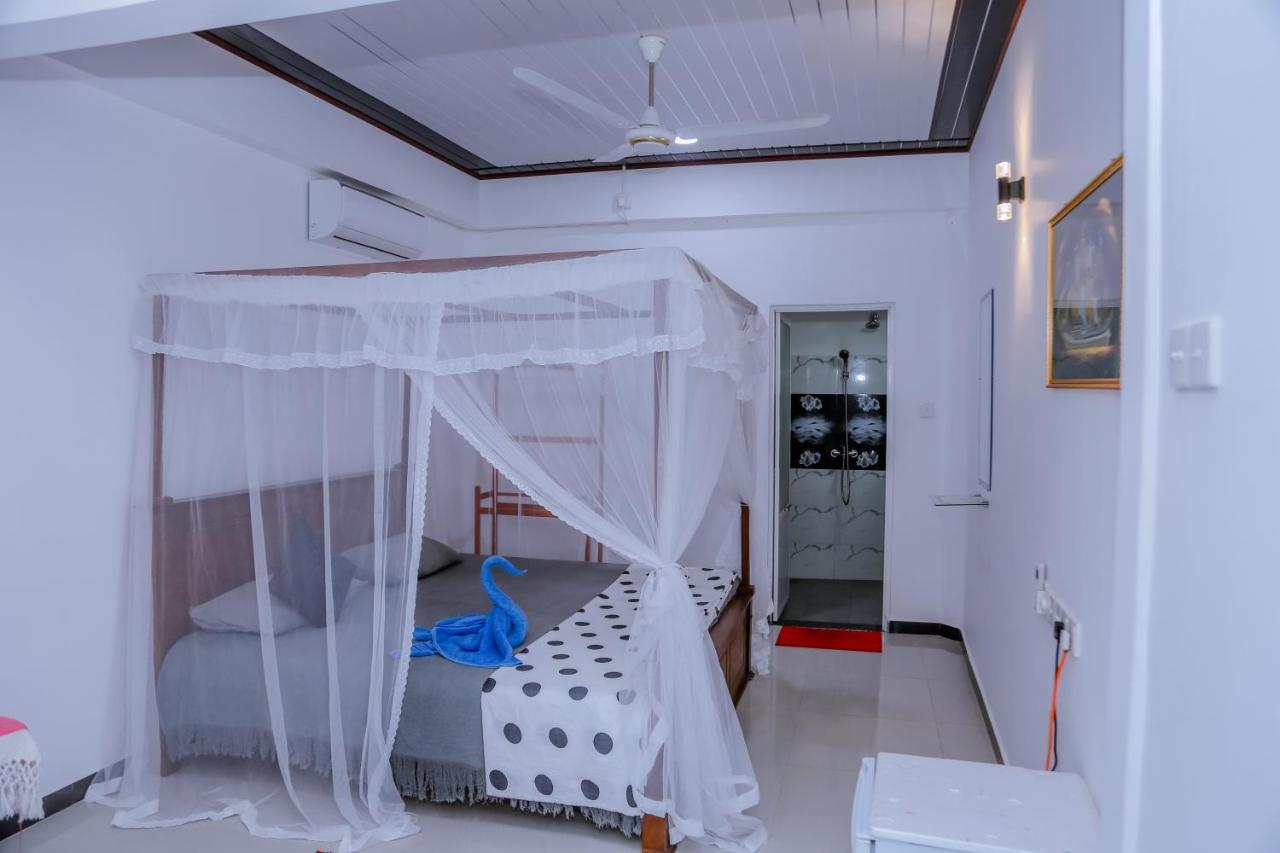 Sajana Ocean Hill Bed & Breakfast มิริสซา ภายนอก รูปภาพ