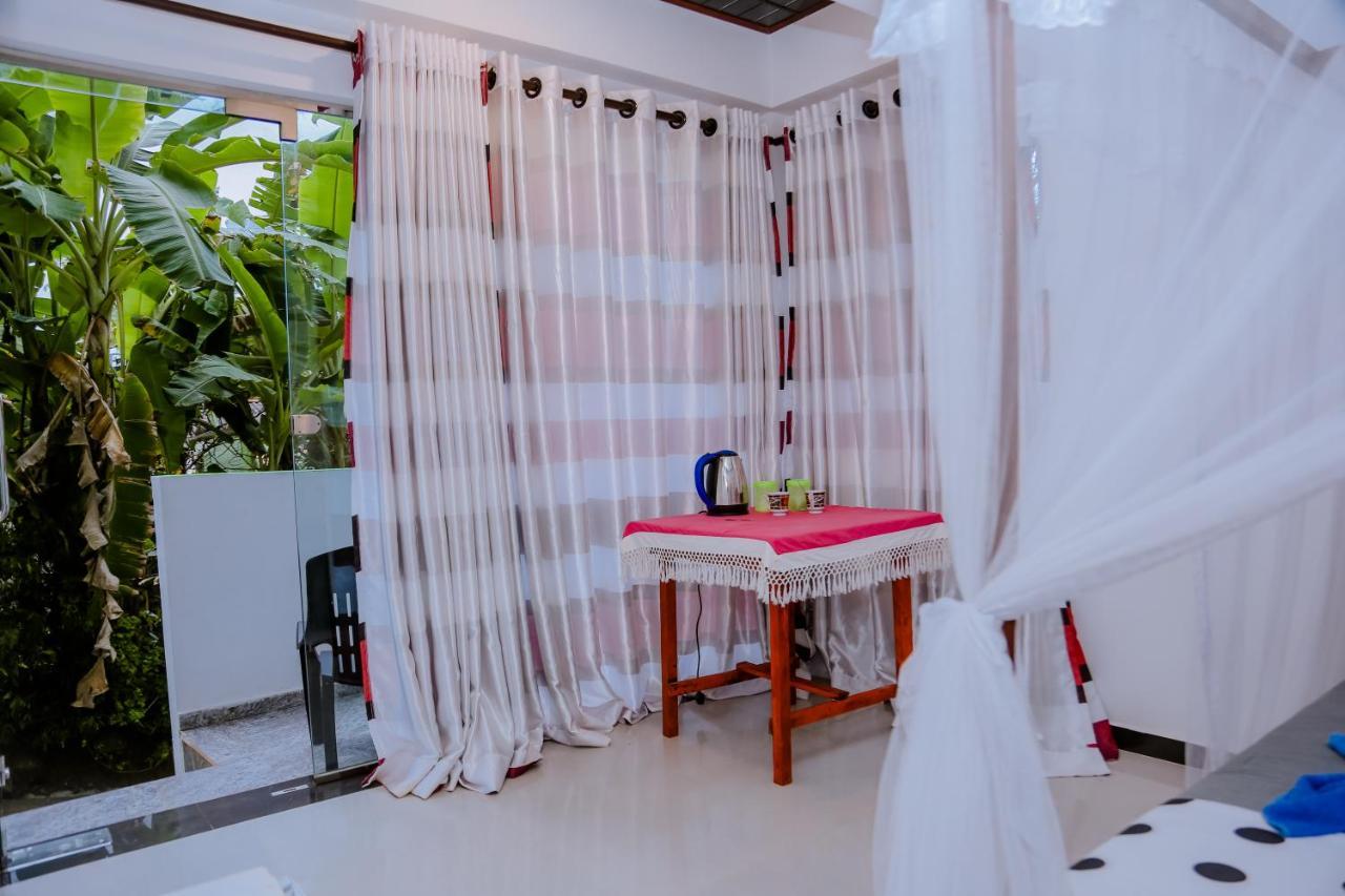 Sajana Ocean Hill Bed & Breakfast มิริสซา ภายนอก รูปภาพ