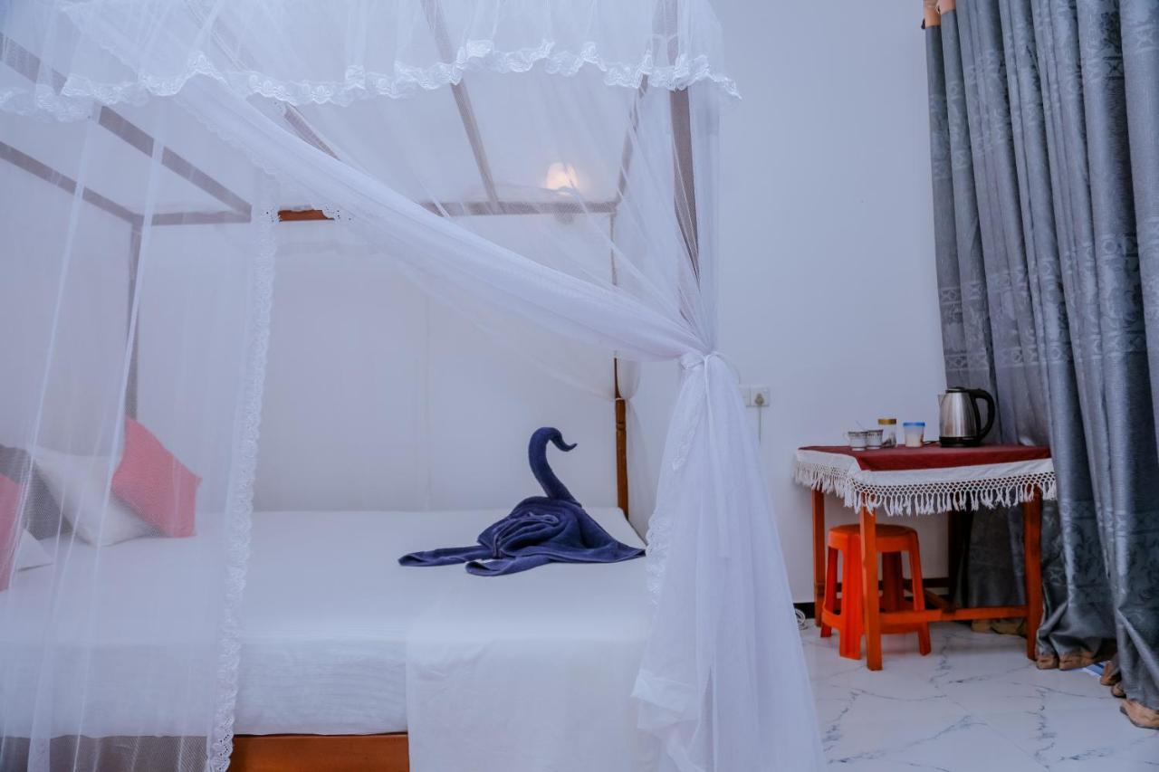 Sajana Ocean Hill Bed & Breakfast มิริสซา ภายนอก รูปภาพ