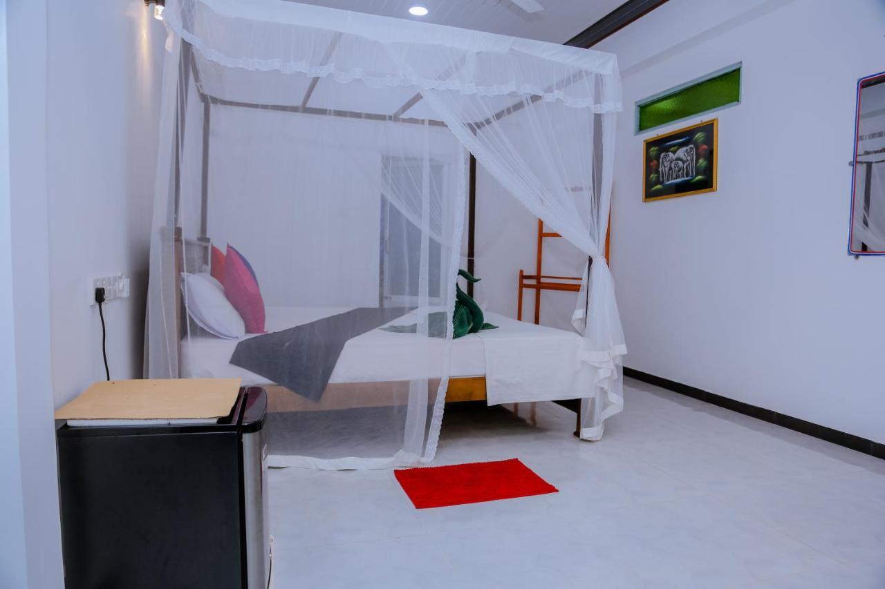 Sajana Ocean Hill Bed & Breakfast มิริสซา ภายนอก รูปภาพ