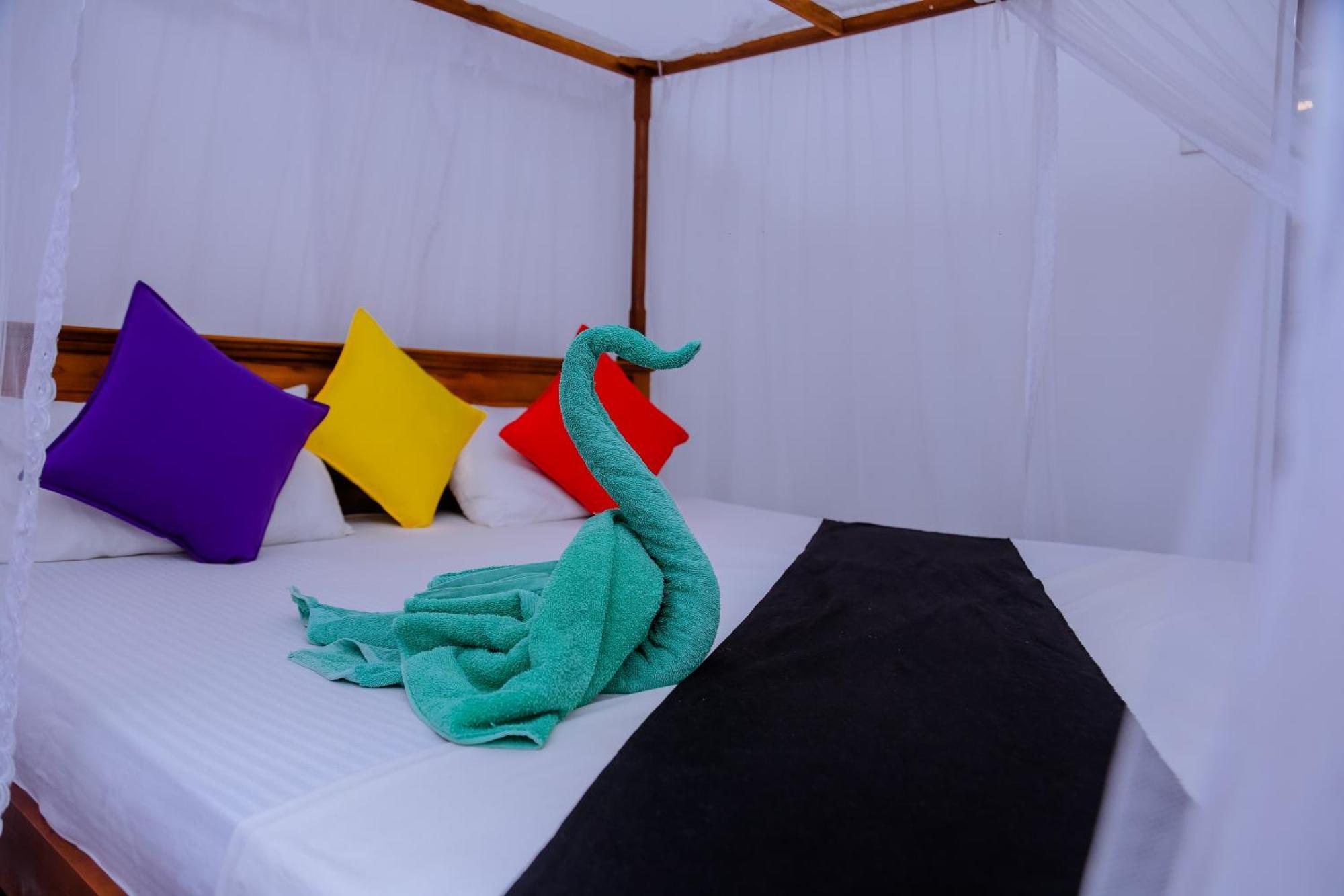 Sajana Ocean Hill Bed & Breakfast มิริสซา ภายนอก รูปภาพ