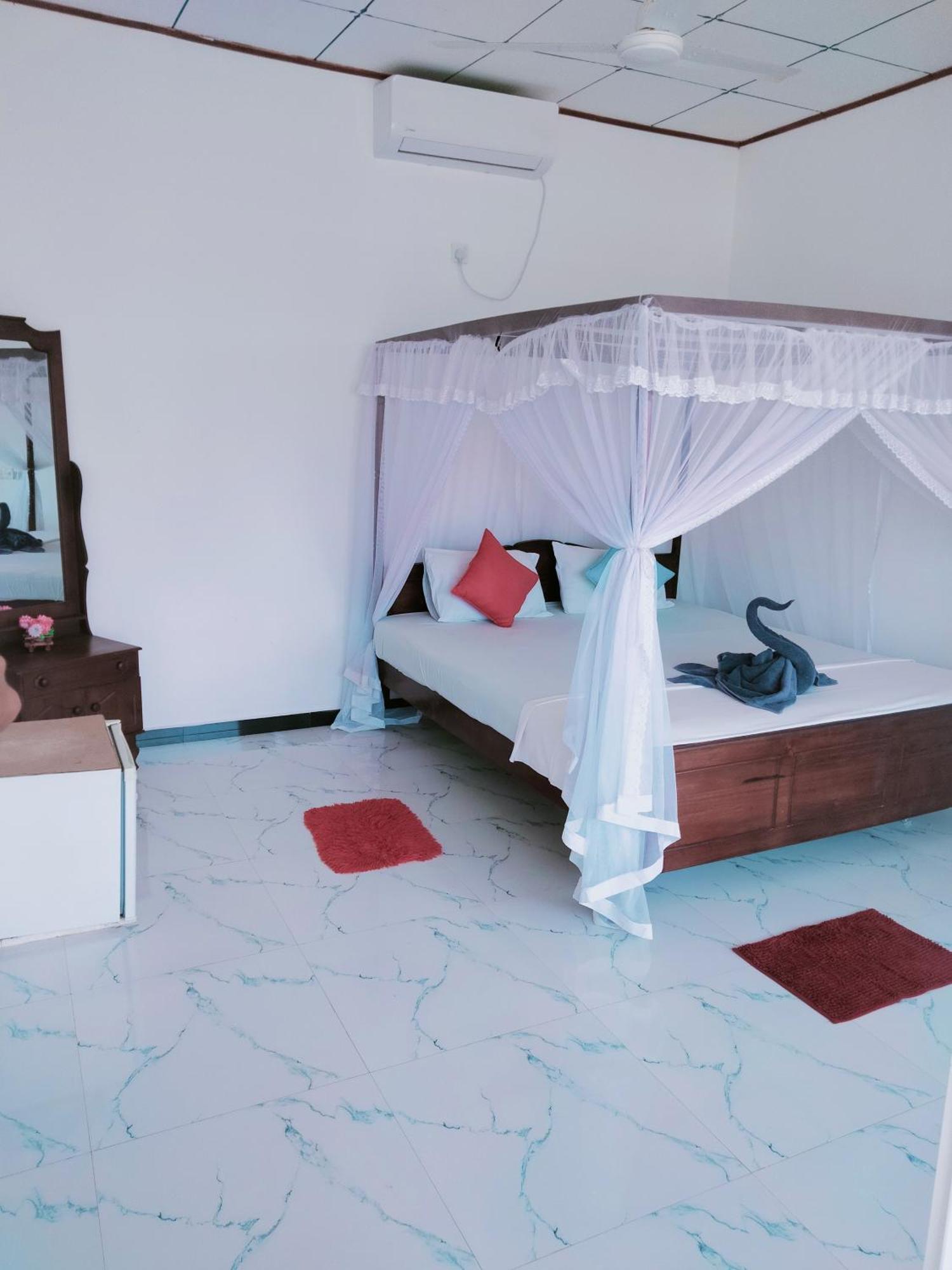 Sajana Ocean Hill Bed & Breakfast มิริสซา ห้อง รูปภาพ
