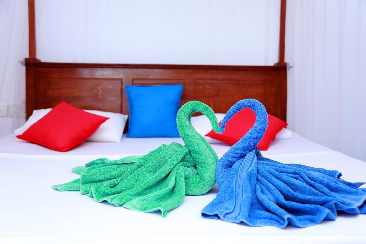 Sajana Ocean Hill Bed & Breakfast มิริสซา ภายนอก รูปภาพ